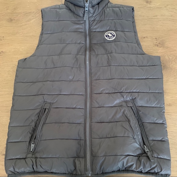 Abercrombie Kids charcoal puffer vest XL / 16 - Picture 3 of 7